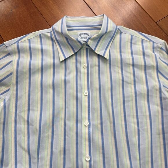 Brooks Brother Women’s Fitted Non-Iron Stretch Cotten Classic Striped Shirt Sz 8 - Picture 3 of 8
